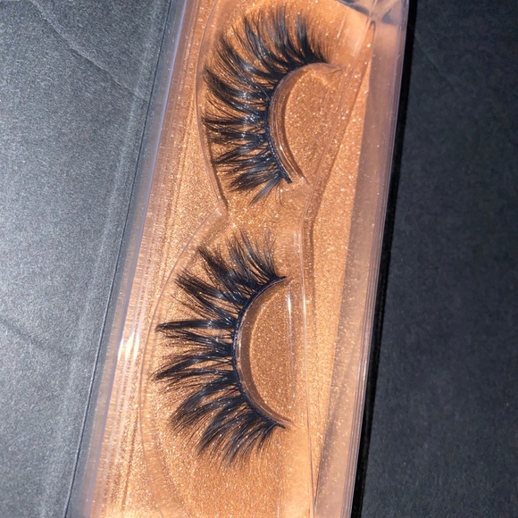 MINK LASHES - Picture 2 of 8